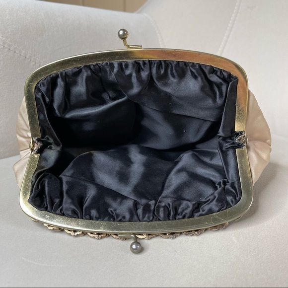 Vintage Metal Rose Kiss Lock Purse Pouch Champagne Material Floral Bag - Picture 3 of 3